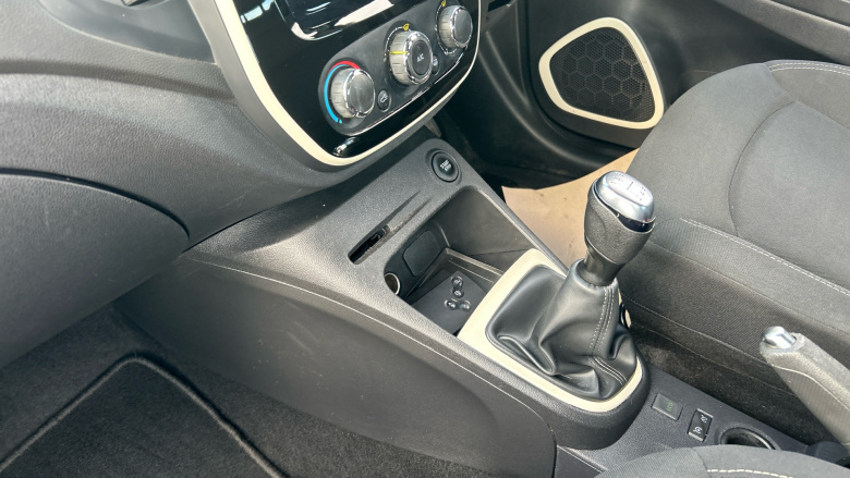 Renault Captur 0.9 TCE 90 Play 5dr Petrol Hatchback